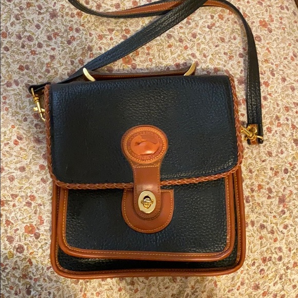 Dooney & Bourke Handbags - Vintage dooney and Bourke purse